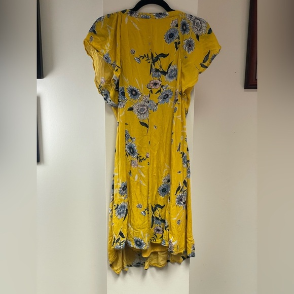 Old Navy Maternity Ruffle-Sleeve Yellow Floral Midi Dress - Picture 3 of 6